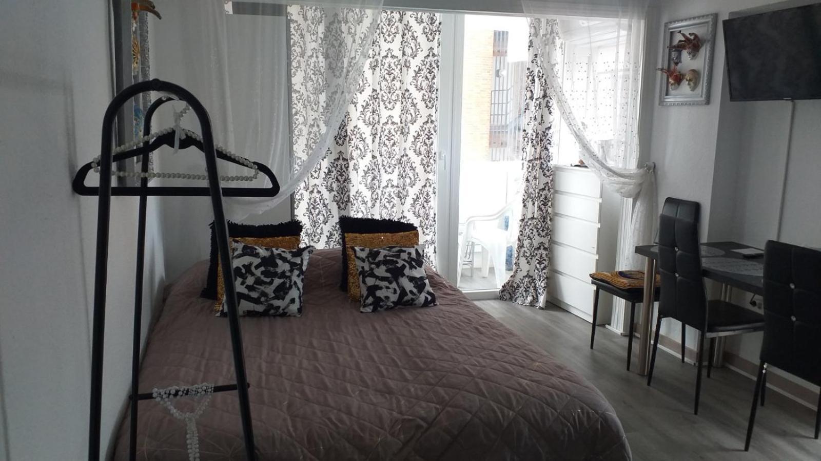 Inlesa 5A Holiday Apt With Pool Benidorm Buitenkant foto